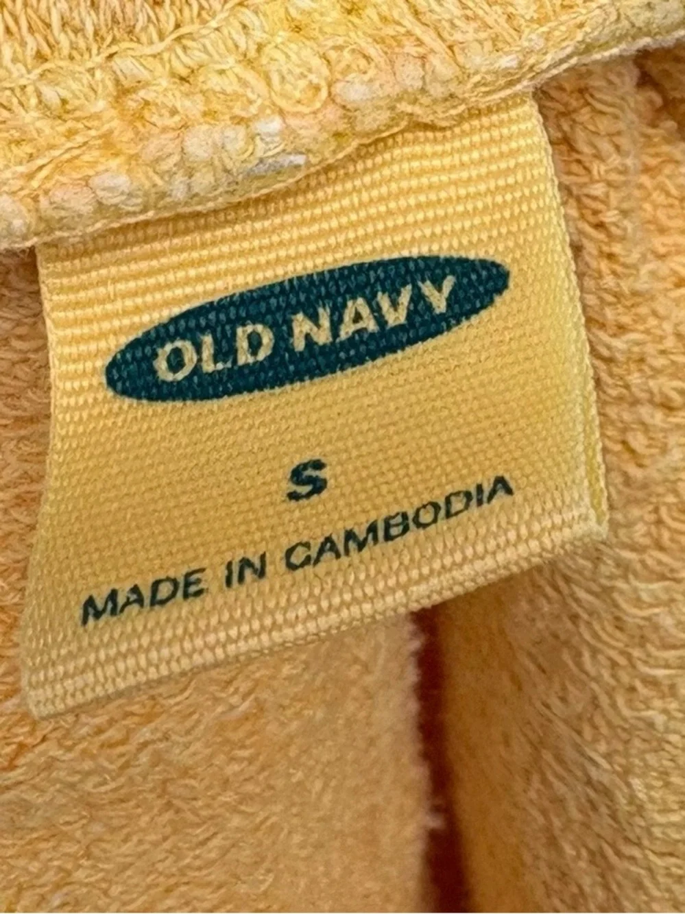 Old Navy High-Waisted Garment-Dyed Cali-Fleece Short in Marigold Yellow Size S